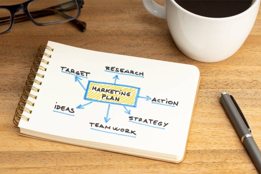 what's the difference between marketing tactics and marketing strategy